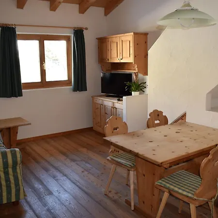 Ξενοδοχείο με διαμερίσματα Miragolf 4*